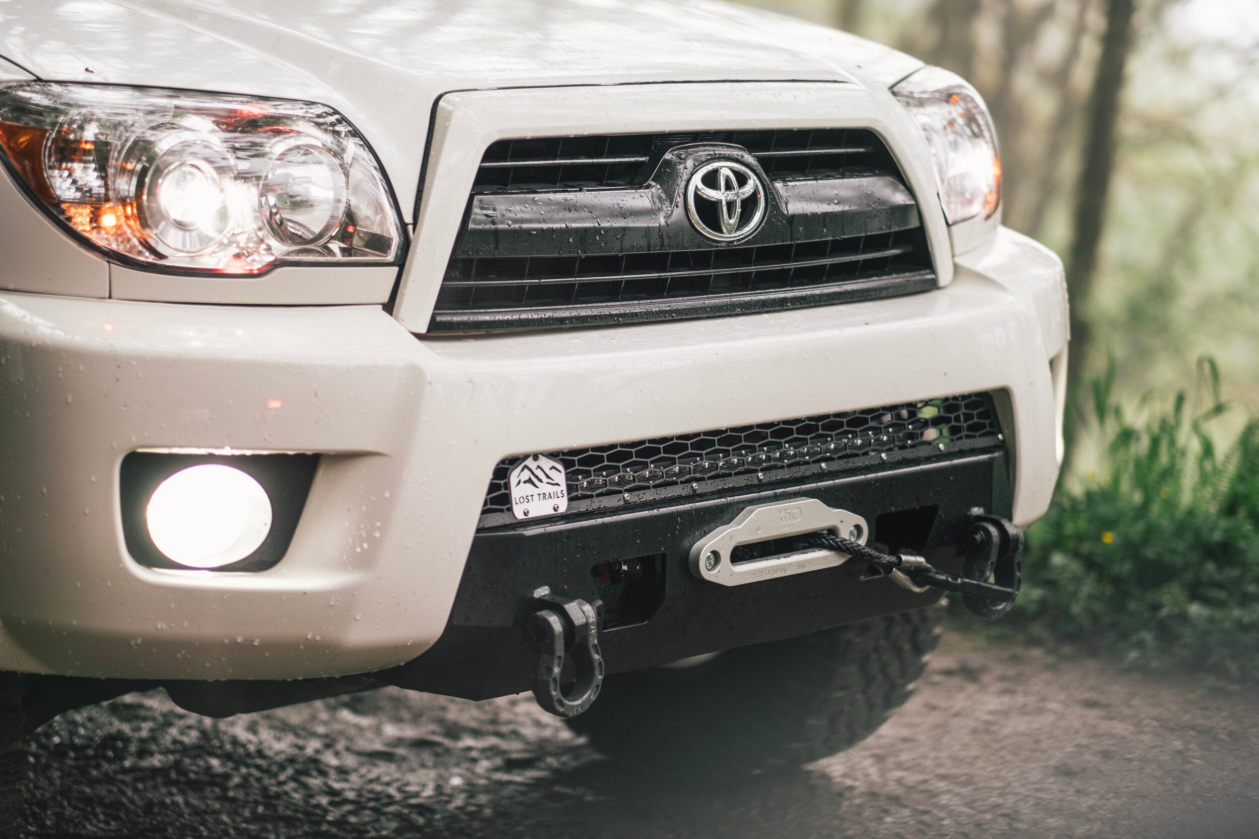 Toyota 4runner - 2006-09 Low-Profile Cut in Winch Bumper-SQ7822657
